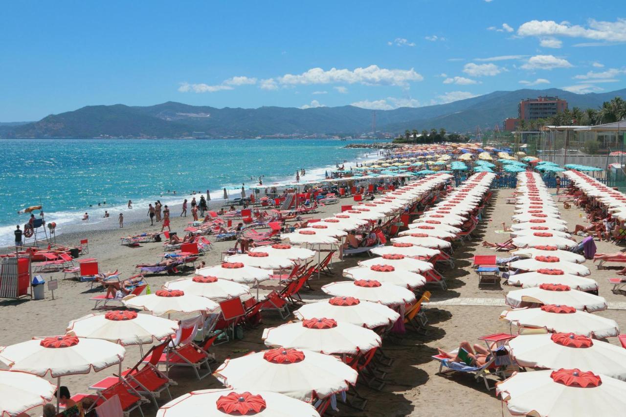 Goccia Di Mare 50M From The Sea - Happy Rentals Alassio Exterior foto